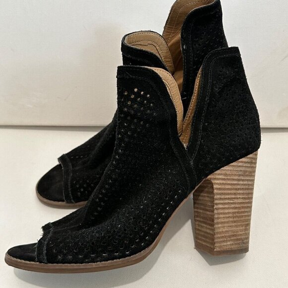 Lucky Brand Larise Black Perforated Suede Bootie Size 10M Peep Toe Cut Out Sides - Picture 7 of 8